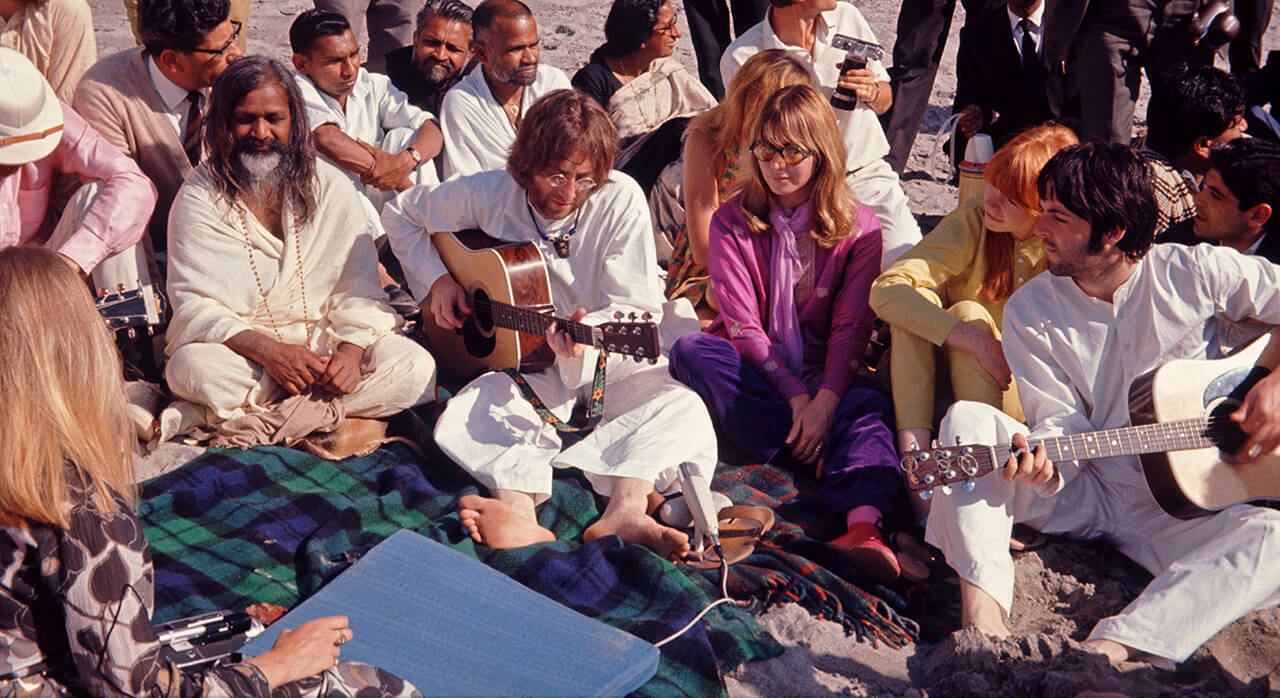 Fotograma 'Los Beatles y la India'
