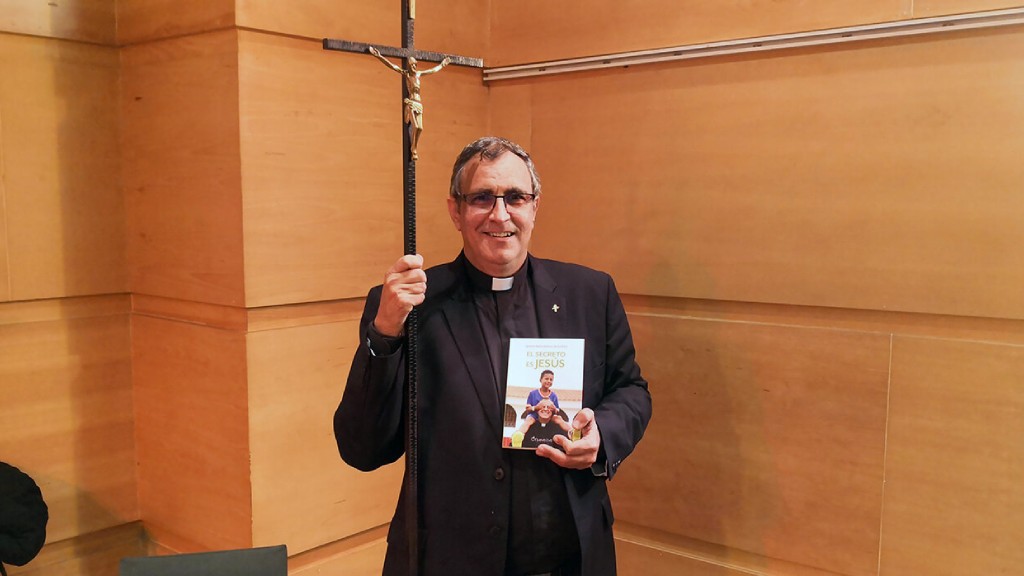 El padre Ignacio Doñoro presenta en Zaragoza 'El secreto es